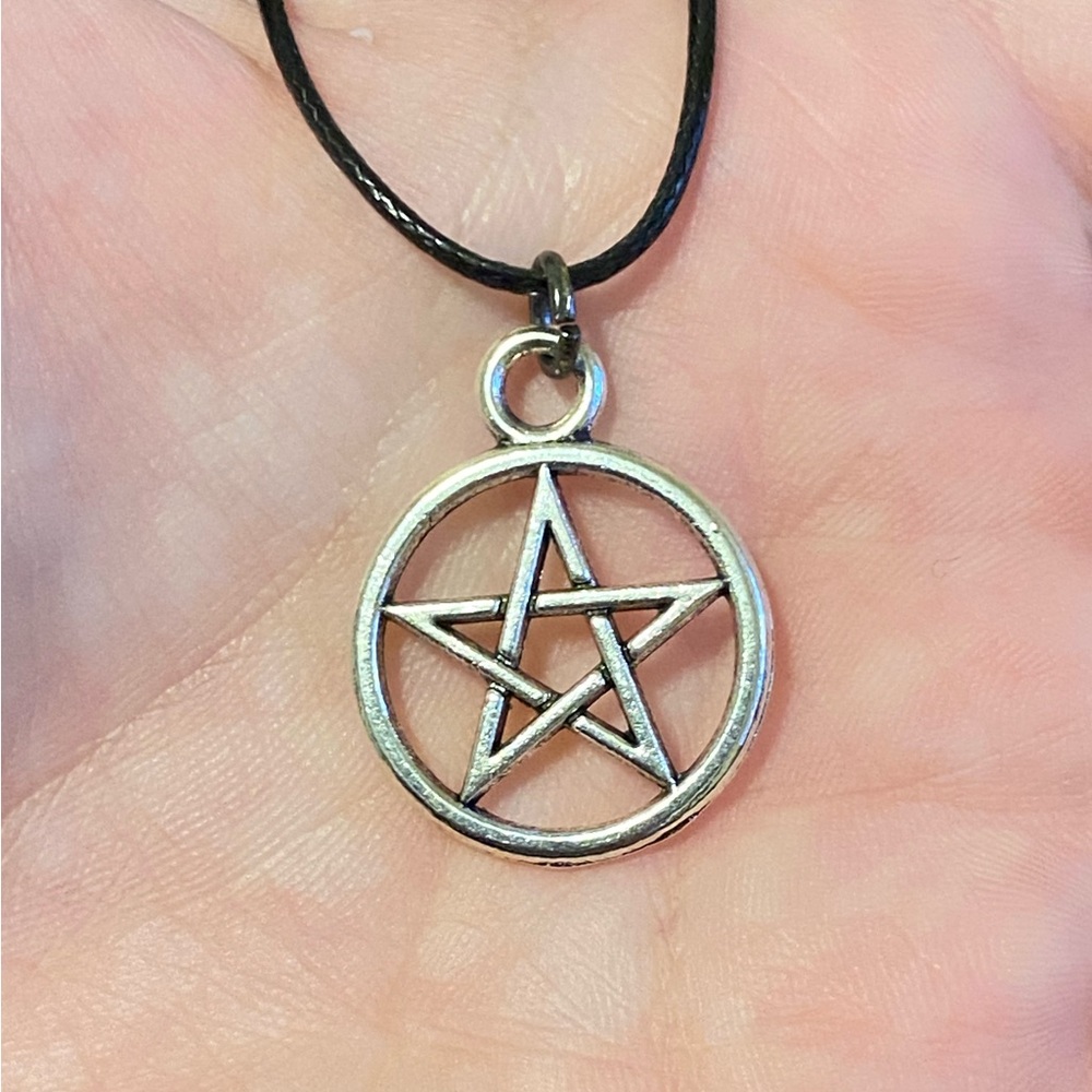 Silver Pentacle Star Witchcraft Wicca Necklace Pendant